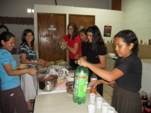 The assembly line to prepare the Baleadas, place everything on plates and pour drinks!