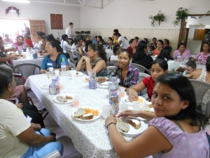 All of the mothers at church on Mother's Day enjoyed a wonderful lunch of Baleadas (flour tortillas filled with refried beans and sour cream), chips, canteloupe and a sweet bread